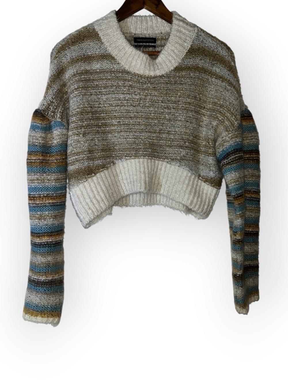 Urban Outfitters Lennon cropped sweater SIZE MEDIUM